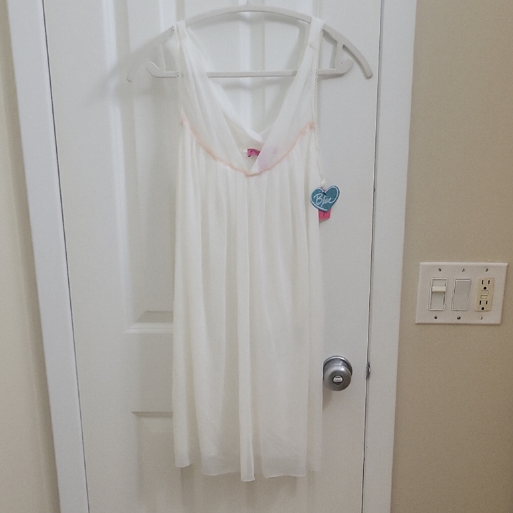 Betsey Johnson Blue Glitter Heart Tag